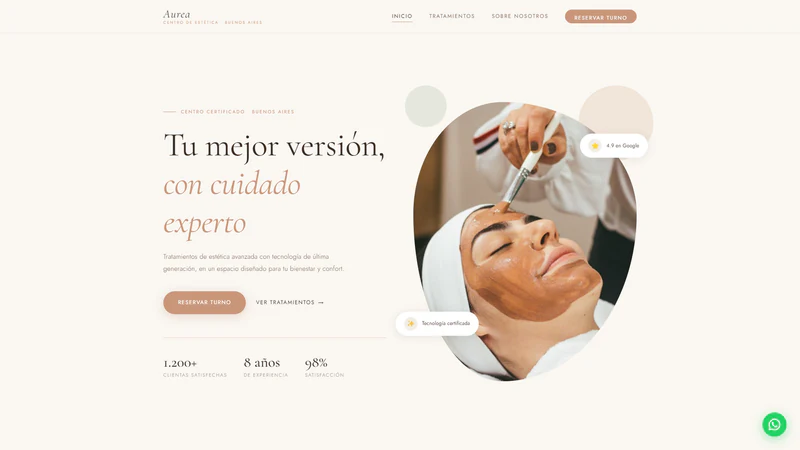 Inicio de Áurea Estética con diseño en tonos claros y fotografía de un tratamiento